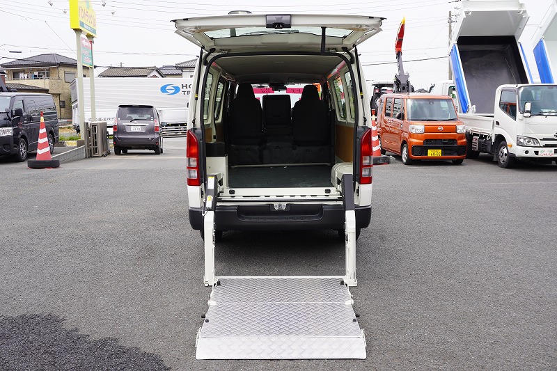 ハイエース　ロング　ＤＸ　４ドア　ガソリン車　３人乗り　トヨタ車体製パワーゲート　バックカメラ　社外ナビ　ＥＴＣ２．０　キーレス　電格ミラー　衝突軽減ブレーキ　車線逸脱警報　ＡＴ車！14