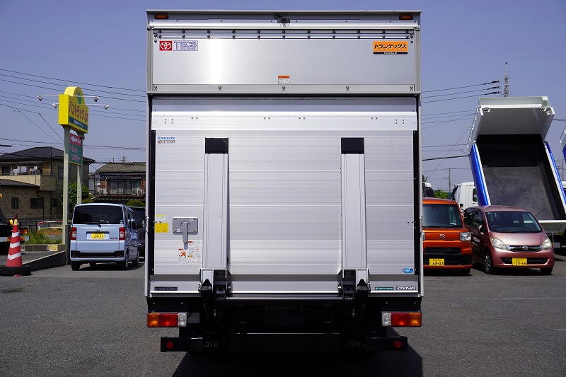 ダイナ　「ワイドロング」　アルミバン　積載３０００ｋｇ　跳ね上げ式　パワーゲート　ラッシング２段　ラジコン　バックカメラ　社外ナビ　ＥＴＣ２．０　左電格ミラー　坂道発進補助　スマートキー　電動パーキングブレーキ　クリアランスソナー　衝突軽減ブレーキ　車線逸脱警報　６速ＭＴ！高年式！低走行！！2