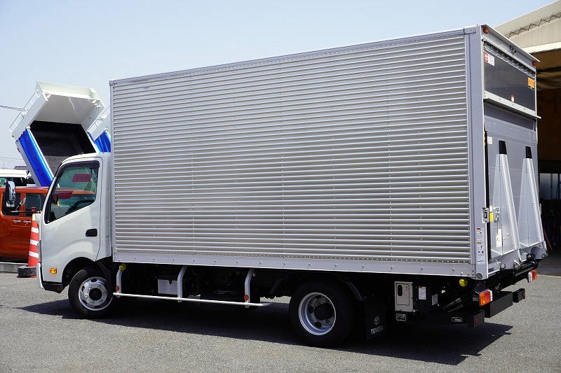 ダイナ　「ワイドロング」　アルミバン　積載３０００ｋｇ　跳ね上げ式　パワーゲート　ラッシング２段　ラジコン　バックカメラ　社外ナビ　ＥＴＣ２．０　左電格ミラー　坂道発進補助　スマートキー　電動パーキングブレーキ　クリアランスソナー　衝突軽減ブレーキ　車線逸脱警報　６速ＭＴ！高年式！低走行！！5