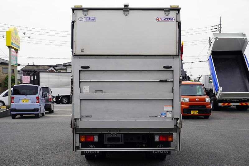 ダイナ　１０尺　アルミバン　積載２０００ｋｇ　跳ね上げ式　垂直パワーゲート　ラッシング２段　バックカメラ　ＥＴＣ　社外ナビ　導風板　ＬＥＤヘッドライト　クリアランスソナー　坂道発進補助　衝突軽減ブレーキ　車線逸脱警報　電動パーキングブレーキ　ワンオーナー！６速ＭＴ！2