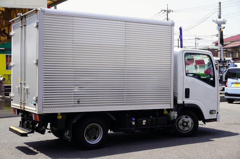 エルフ　１０尺　アルミバン　積載２０００ｋｇ　ラッシング２段　バックカメラ　社外ナビ　ＥＴＣ　全高２．８ｍ以下　９０度ストッパー　パブコ製　ＡＴ車！6