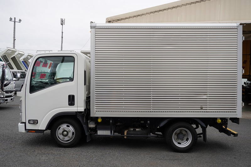 エルフ　１０尺　アルミバン　積載２０００ｋｇ　ラッシング２段　バックカメラ　社外ナビ　ＥＴＣ　全高２．８ｍ　９０度ストッパー　パブコ製　ＡＴ車！1