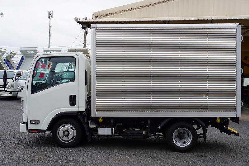 エルフ　１０尺　アルミバン　積載２０００ｋｇ　ラッシング２段　バックカメラ　社外ナビ　ＥＴＣ　全高２．８ｍ　９０度ストッパー　パブコ製　ＡＴ車！1