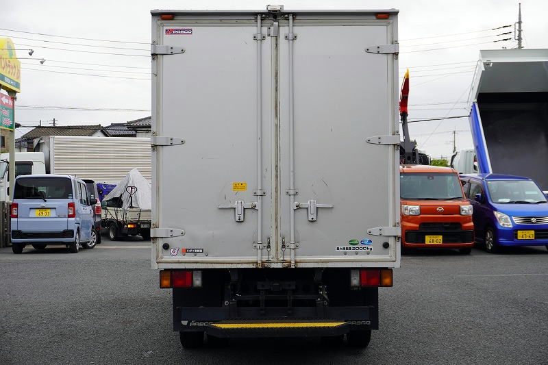 エルフ　１０尺　アルミバン　積載２０００ｋｇ　ラッシング２段　バックカメラ　社外ナビ　ＥＴＣ　全高２．８ｍ　９０度ストッパー　パブコ製　ＡＴ車！2