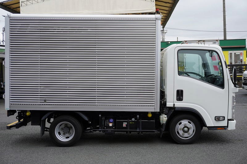 エルフ　１０尺　アルミバン　積載２０００ｋｇ　ラッシング２段　バックカメラ　社外ナビ　ＥＴＣ　全高２．８ｍ　９０度ストッパー　パブコ製　ＡＴ車！3