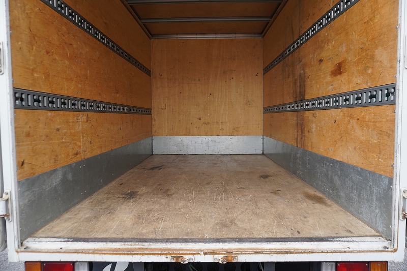 エルフ　１０尺　アルミバン　積載２０００ｋｇ　ラッシング２段　バックカメラ　社外ナビ　ＥＴＣ　全高２．８ｍ　９０度ストッパー　パブコ製　ＡＴ車！17