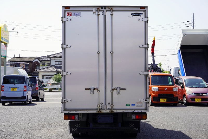 トヨエース　１０尺　アルミバン　積載２０００ｋｇ　サイドドア　ラッシング２段　９０度ストッパー　バックカメラ　ＥＴＣ　通気口　フォグランプ　内高２．１６ｍ　北村製　ＡＴ車！2