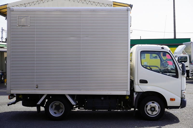 トヨエース　１０尺　アルミバン　積載２０００ｋｇ　サイドドア　ラッシング２段　９０度ストッパー　バックカメラ　ＥＴＣ　通気口　フォグランプ　内高２．１６ｍ　北村製　ＡＴ車！3