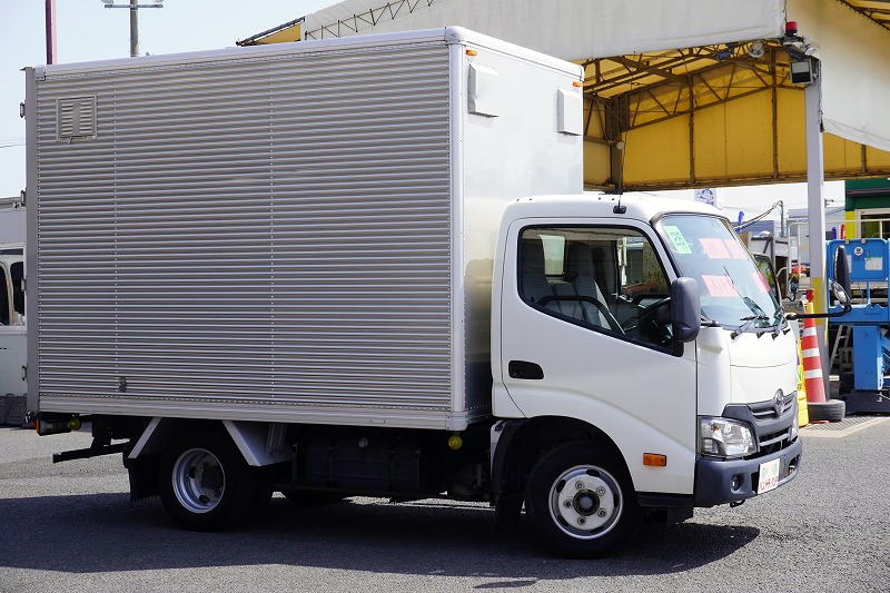 トヨエース　１０尺　アルミバン　積載２０００ｋｇ　サイドドア　ラッシング２段　９０度ストッパー　バックカメラ　ＥＴＣ　通気口　フォグランプ　内高２．１６ｍ　北村製　ＡＴ車！4