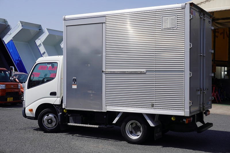 トヨエース　１０尺　アルミバン　積載２０００ｋｇ　サイドドア　ラッシング２段　９０度ストッパー　バックカメラ　ＥＴＣ　通気口　フォグランプ　内高２．１６ｍ　北村製　ＡＴ車！5