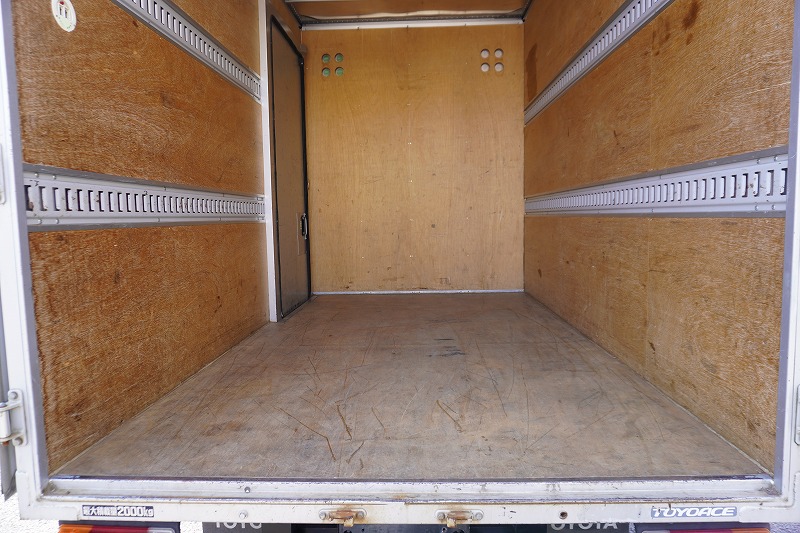 トヨエース　１０尺　アルミバン　積載２０００ｋｇ　サイドドア　ラッシング２段　９０度ストッパー　バックカメラ　ＥＴＣ　通気口　フォグランプ　内高２．１６ｍ　北村製　ＡＴ車！17