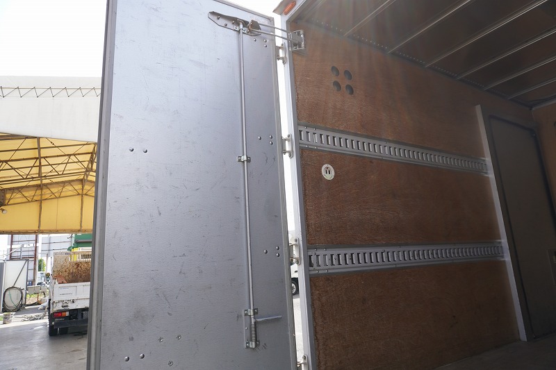 トヨエース　１０尺　アルミバン　積載２０００ｋｇ　サイドドア　ラッシング２段　９０度ストッパー　バックカメラ　ＥＴＣ　通気口　フォグランプ　内高２．１６ｍ　北村製　ＡＴ車！21