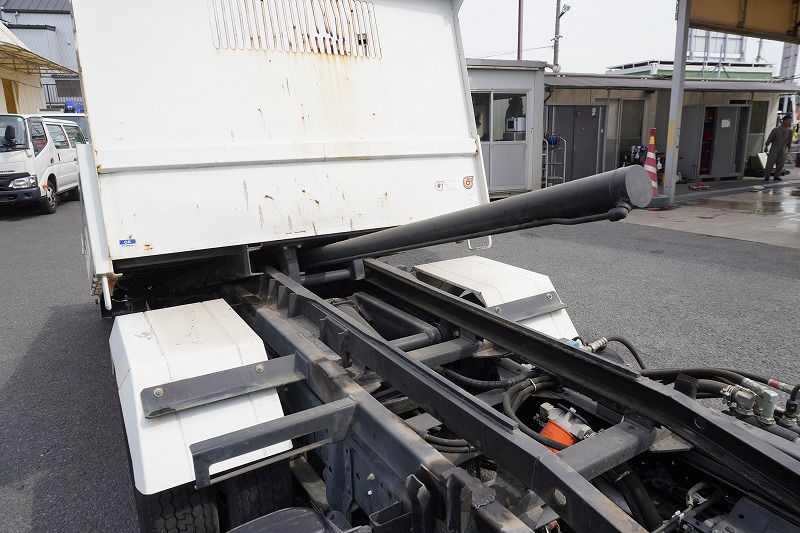エルフ　「標準幅」　強化　ローダーダンプ　新明和製　三方開　積載３０００ｋｇ　手動コボレーン　ダンプピン　ＥＴＣ　左電格ミラー　ＡＴ車！18