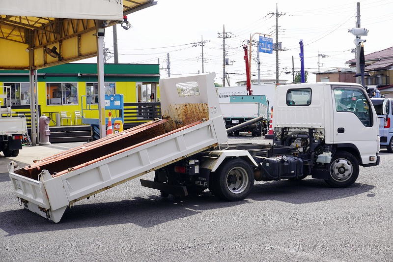 エルフ　「標準幅」　強化　ローダーダンプ　新明和製　三方開　積載３０００ｋｇ　手動コボレーン　ダンプピン　ＥＴＣ　左電格ミラー　坂道発進補助　キーレス　６速ＭＴ！フロント画像
