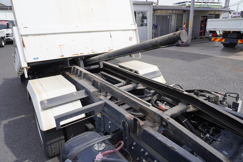 エルフ　「標準幅」　強化　ローダーダンプ　新明和製　三方開　積載３０００ｋｇ　手動コボレーン　ダンプピン　ＥＴＣ　左電格ミラー　坂道発進補助　キーレス　６速ＭＴ！18
