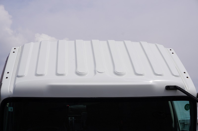 フォワード　４トン　「ベッドレス」　４段クレーン　積載２７００ｋｇ　古河ユニック製　５．４ｍ長　ラジコン　フックイン　２．９３ｔ吊　セイコーラック　ロープ穴４対　ＥＴＣ　６速ＭＴ！低走行！14