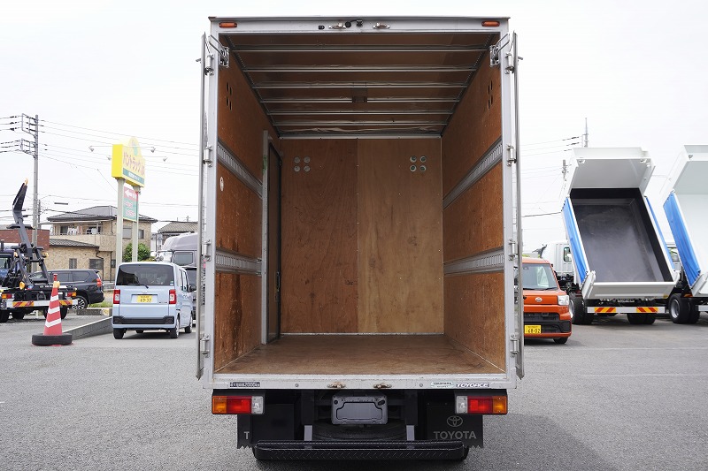 トヨエース　１０尺　アルミバン　積載２０００ｋｇ　サイドドア　ラッシング２段　９０度ストッパー　バックカメラ　ＥＴＣ　通気口　フォグランプ　電動パーキングブレーキ　クリアランスソナー　衝突軽減ブレーキ　車線逸脱警報　北村製　ワンオーナー！ＡＴ車！15