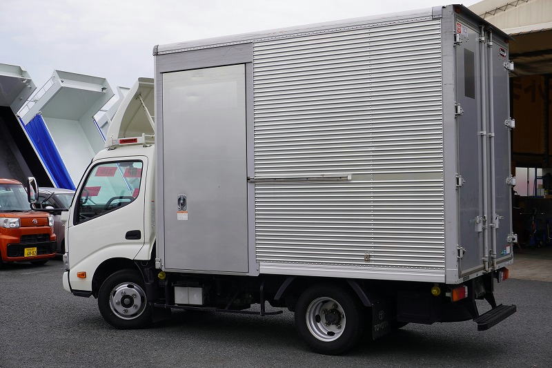 ダイナ　１０尺　アルミバン　積載２０００ｋｇ　サイドドア　ラッシング１段　導風板　９０度ストッパー　バックカメラ　社外ナビ　ＥＴＣ　ＬＥＤヘッドライト　スマートキー　電動パーキングブレーキ　クリアランスソナー　衝突軽減ブレーキ　車線逸脱警報　北村製　ワンオーナー！ＡＴ車！　車検「Ｒ７年１０月まで！」5