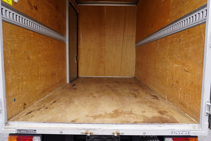 ダイナ　１０尺　アルミバン　積載２０００ｋｇ　サイドドア　ラッシング１段　導風板　９０度ストッパー　バックカメラ　社外ナビ　ＥＴＣ　ＬＥＤヘッドライト　スマートキー　電動パーキングブレーキ　クリアランスソナー　衝突軽減ブレーキ　車線逸脱警報　北村製　ワンオーナー！ＡＴ車！　車検「Ｒ７年１０月まで！」16