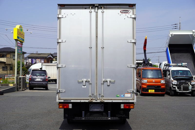 ダイナ　１０尺　アルミバン　積載２０００ｋｇ　サイドドア　ラッシング１段　導風板　９０度ストッパー　バックカメラ　社外ナビ　ＥＴＣ　ＬＥＤヘッドライト　スマートキー　電動パーキングブレーキ　クリアランスソナー　衝突軽減ブレーキ　車線逸脱警報　北村製　ワンオーナー！ＡＴ車！　車検「Ｒ７年１０月まで！」2