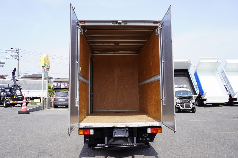 ダイナ　１０尺　アルミバン　積載２０００ｋｇ　サイドドア　ラッシング１段　導風板　９０度ストッパー　バックカメラ　社外ナビ　ＥＴＣ　ＬＥＤヘッドライト　スマートキー　電動パーキングブレーキ　クリアランスソナー　衝突軽減ブレーキ　車線逸脱警報　北村製　ワンオーナー！ＡＴ車！　車検「Ｒ７年１０月まで！」20