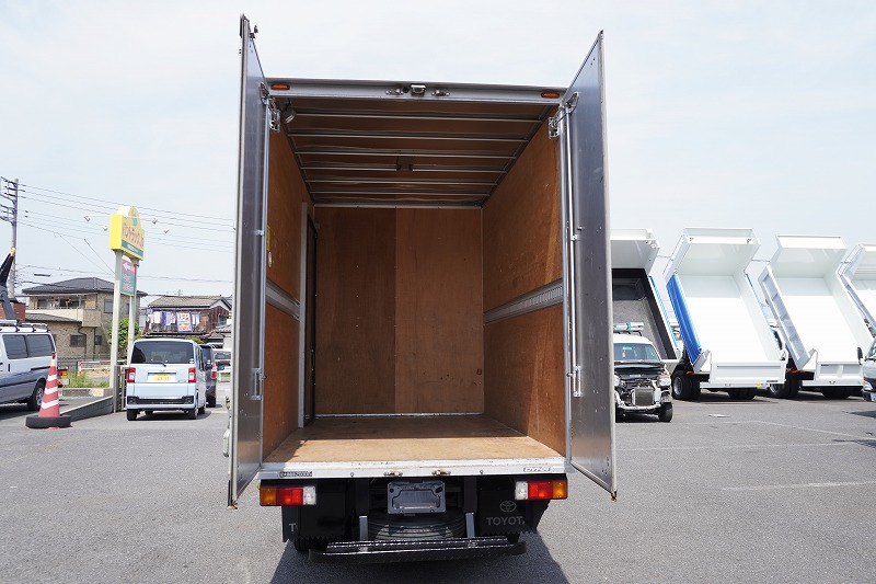 ダイナ　１０尺　アルミバン　積載２０００ｋｇ　サイドドア　ラッシング１段　導風板　９０度ストッパー　バックカメラ　社外ナビ　ＥＴＣ　ＬＥＤヘッドライト　スマートキー　電動パーキングブレーキ　クリアランスソナー　衝突軽減ブレーキ　車線逸脱警報　北村製　ワンオーナー！ＡＴ車！　車検「Ｒ７年１０月まで！」26