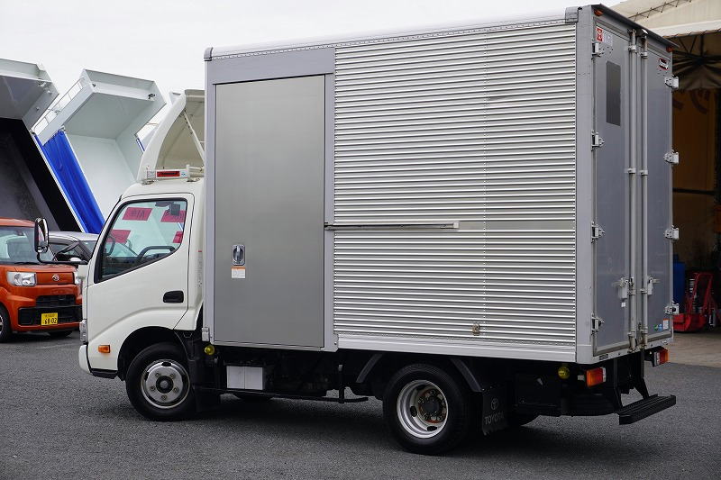 ダイナ　１０尺　アルミバン　積載２０００ｋｇ　サイドドア　ラッシング１段　導風板　９０度ストッパー　バックカメラ　社外ナビ　ＥＴＣ　ＬＥＤヘッドライト　スマートキー　電動パーキングブレーキ　クリアランスソナー　衝突軽減ブレーキ　車線逸脱警報　北村製　ワンオーナー！ＡＴ車！　車検「Ｒ７年１０月まで！」5