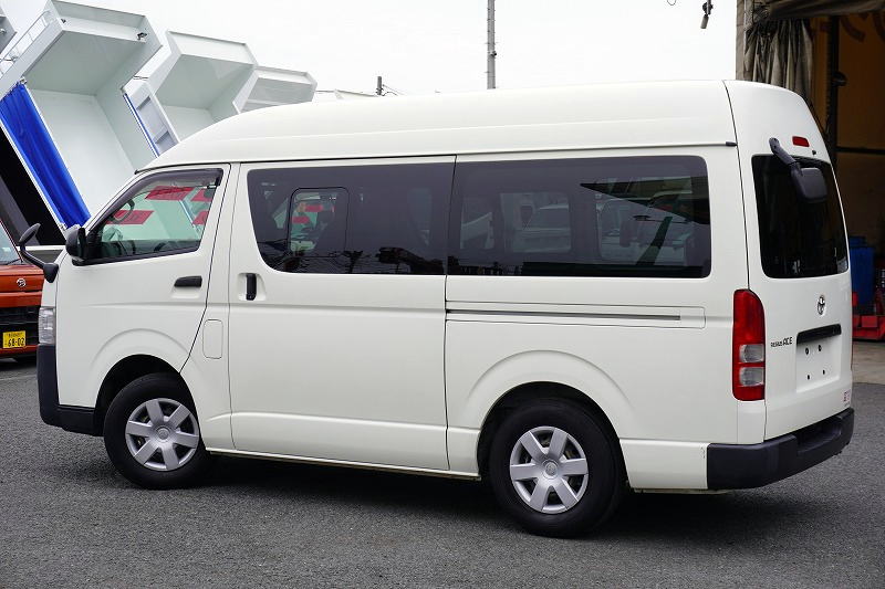 レジアスエース　ロング　ＤＸ　５ドア　「ハイルーフ」　ガソリン車　３人乗り　トヨタ車体製パワーゲート　荷台板張り　床フック　電格ミラー　ＥＴＣ　小窓　キーレス　ＡＴ車！5