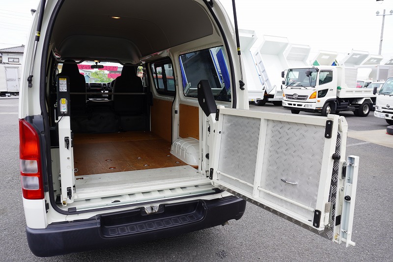 レジアスエース　ロング　ＤＸ　５ドア　「ハイルーフ」　ガソリン車　３人乗り　トヨタ車体製パワーゲート　荷台板張り　床フック　電格ミラー　ＥＴＣ　小窓　キーレス　ＡＴ車！21