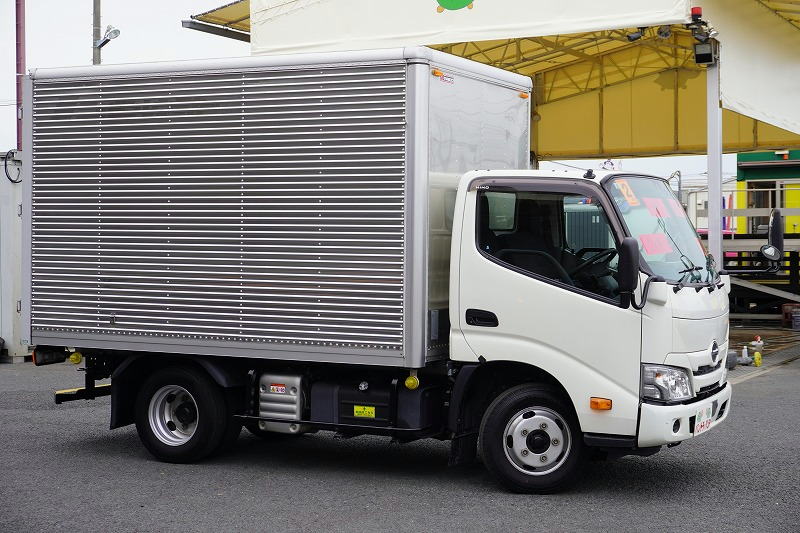 デュトロ　１０尺　アルミバン　積載２０００ｋｇ　ラッシング２段　バックカメラ　社外ナビ　ＥＴＣ　左電格ミラー　ＬＥＤヘッドライト　電動パーキングブレーキ　クリアランスソナー　全高２．８ｍ以下　９０度ストッパー　パブコ製　ＡＴ車！　車検「Ｒ８年３月まで！」4