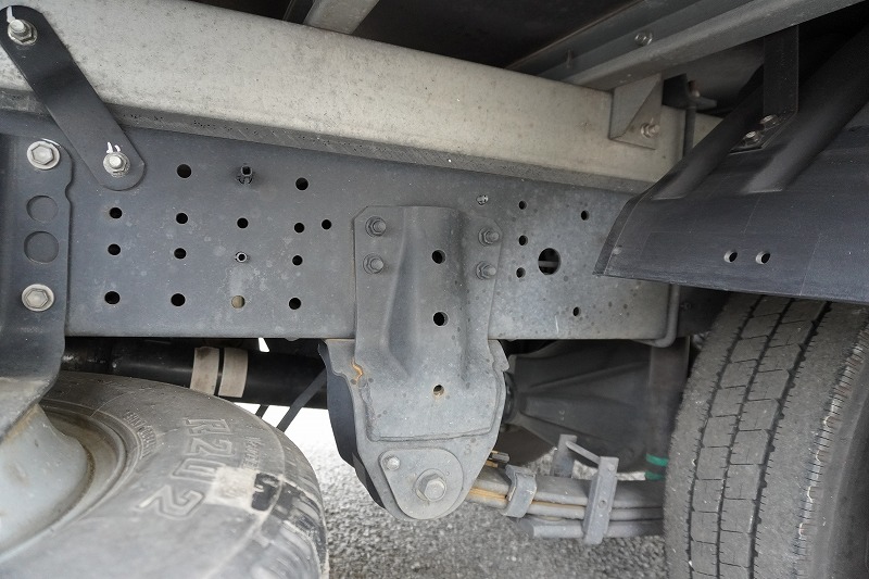 デュトロ　１０尺　アルミバン　積載２０００ｋｇ　ラッシング２段　バックカメラ　社外ナビ　ＥＴＣ　左電格ミラー　ＬＥＤヘッドライト　電動パーキングブレーキ　クリアランスソナー　全高２．８ｍ以下　９０度ストッパー　パブコ製　ＡＴ車！　車検「Ｒ８年３月まで！」9