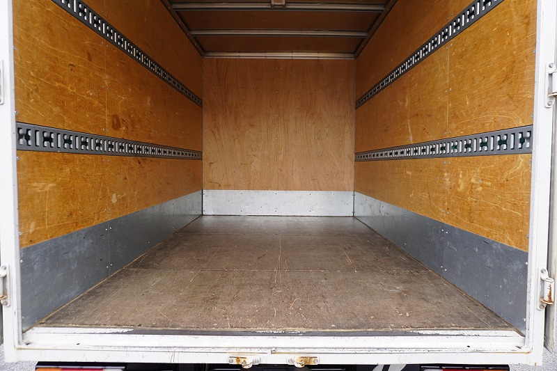 デュトロ　１０尺　アルミバン　積載２０００ｋｇ　ラッシング２段　バックカメラ　社外ナビ　ＥＴＣ　左電格ミラー　ＬＥＤヘッドライト　電動パーキングブレーキ　クリアランスソナー　全高２．８ｍ以下　９０度ストッパー　パブコ製　ＡＴ車！　車検「Ｒ８年３月まで！」16