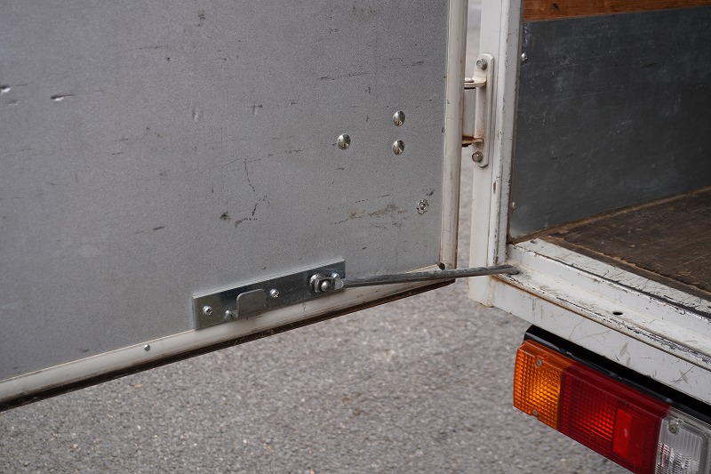 デュトロ　１０尺　アルミバン　積載２０００ｋｇ　ラッシング２段　バックカメラ　社外ナビ　ＥＴＣ　左電格ミラー　ＬＥＤヘッドライト　電動パーキングブレーキ　クリアランスソナー　全高２．８ｍ以下　９０度ストッパー　パブコ製　ＡＴ車！　車検「Ｒ８年３月まで！」20