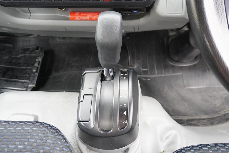デュトロ　１０尺　アルミバン　積載２０００ｋｇ　ラッシング２段　バックカメラ　社外ナビ　ＥＴＣ　左電格ミラー　ＬＥＤヘッドライト　電動パーキングブレーキ　クリアランスソナー　全高２．８ｍ以下　９０度ストッパー　パブコ製　ＡＴ車！　車検「Ｒ８年３月まで！」25