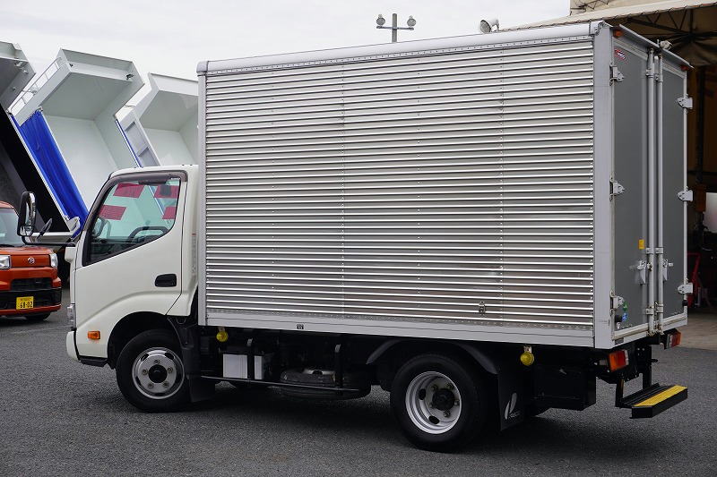 デュトロ　１０尺　アルミバン　積載２０００ｋｇ　ラッシング２段　バックカメラ　社外ナビ　ＥＴＣ　左電格ミラー　ＬＥＤヘッドライト　電動パーキングブレーキ　クリアランスソナー　全高２．８ｍ以下　９０度ストッパー　パブコ製　ＡＴ車！　車検「Ｒ８年３月まで！」5