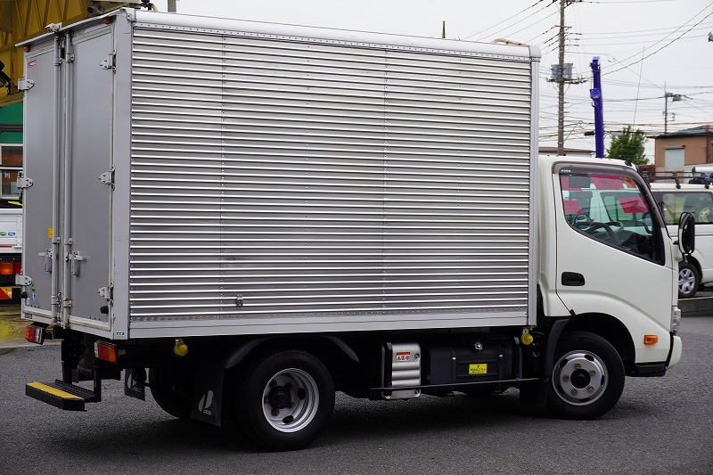 デュトロ　１０尺　アルミバン　積載２０００ｋｇ　ラッシング２段　バックカメラ　社外ナビ　ＥＴＣ　左電格ミラー　ＬＥＤヘッドライト　電動パーキングブレーキ　クリアランスソナー　全高２．８ｍ以下　９０度ストッパー　パブコ製　ＡＴ車！　車検「Ｒ８年３月まで！」6