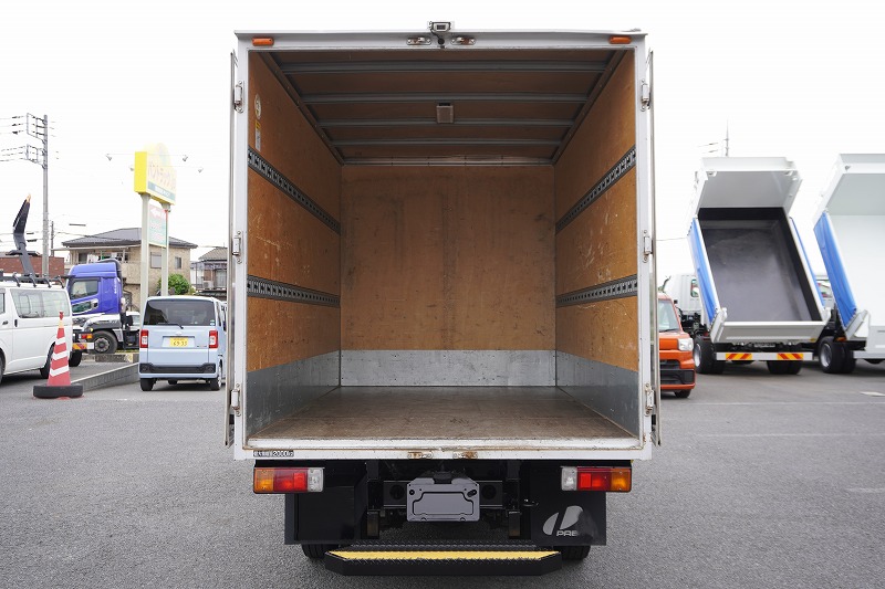 デュトロ　１０尺　アルミバン　積載２０００ｋｇ　ラッシング２段　バックカメラ　社外ナビ　ＥＴＣ　左電格ミラー　ＬＥＤヘッドライト　電動パーキングブレーキ　クリアランスソナー　全高２．８ｍ以下　９０度ストッパー　パブコ製　ＡＴ車！　車検「Ｒ８年３月まで！」15