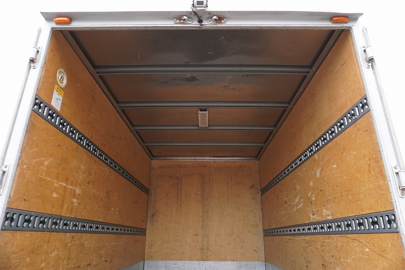 デュトロ　１０尺　アルミバン　積載２０００ｋｇ　ラッシング２段　バックカメラ　社外ナビ　ＥＴＣ　左電格ミラー　ＬＥＤヘッドライト　電動パーキングブレーキ　クリアランスソナー　全高２．８ｍ以下　９０度ストッパー　パブコ製　ＡＴ車！　車検「Ｒ８年３月まで！」17