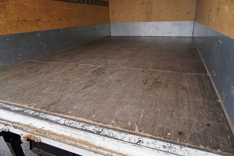 デュトロ　１０尺　アルミバン　積載２０００ｋｇ　ラッシング２段　バックカメラ　社外ナビ　ＥＴＣ　左電格ミラー　ＬＥＤヘッドライト　電動パーキングブレーキ　クリアランスソナー　全高２．８ｍ以下　９０度ストッパー　パブコ製　ＡＴ車！　車検「Ｒ８年３月まで！」18