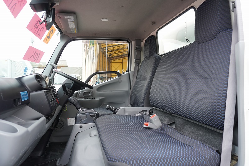 デュトロ　１０尺　アルミバン　積載２０００ｋｇ　ラッシング２段　バックカメラ　社外ナビ　ＥＴＣ　左電格ミラー　ＬＥＤヘッドライト　電動パーキングブレーキ　クリアランスソナー　全高２．８ｍ以下　９０度ストッパー　パブコ製　ＡＴ車！　車検「Ｒ８年３月まで！」34