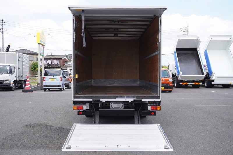 デュトロ　「ワイドロング」　アルミバン　積載３０００ｋｇ　跳ね上げ式　パワーゲート　ラッシング１段　バックカメラ　ＥＴＣ２．０　左電格ミラー　坂道発進補助　ＬＥＤヘッドライト＆フォグランプ　クリアランスソナー　衝突軽減ブレーキ　車線逸脱警報　トランテックス製　６速ＭＴ！16