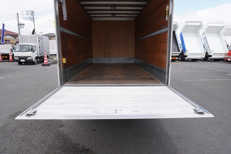 デュトロ　「ワイドロング」　アルミバン　積載３０００ｋｇ　跳ね上げ式　パワーゲート　ラッシング１段　バックカメラ　ＥＴＣ２．０　左電格ミラー　坂道発進補助　ＬＥＤヘッドライト＆フォグランプ　クリアランスソナー　衝突軽減ブレーキ　車線逸脱警報　トランテックス製　６速ＭＴ！23