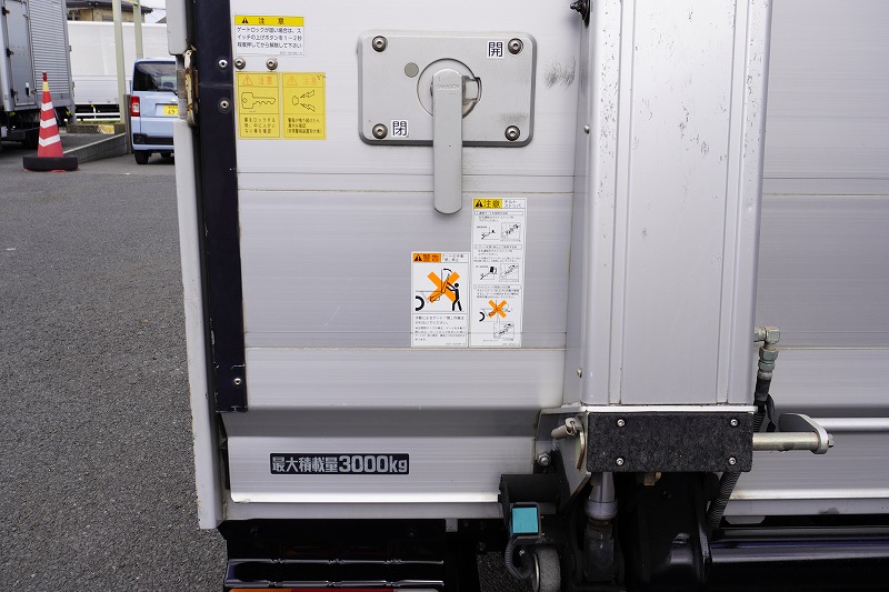 デュトロ　「ワイドロング」　アルミバン　積載３０００ｋｇ　跳ね上げ式　パワーゲート　ラッシング１段　バックカメラ　ＥＴＣ２．０　左電格ミラー　坂道発進補助　ＬＥＤヘッドライト＆フォグランプ　クリアランスソナー　衝突軽減ブレーキ　車線逸脱警報　トランテックス製　６速ＭＴ！26