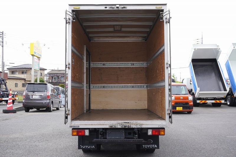 ダイナ　１０尺　アルミバン　積載２０００ｋｇ　サイドドア　ラッシング２段　床フック３対　９０度ストッパー　左電格ミラー　バックカメラ　ＥＴＣ　ＬＥＤヘッドライト　スマートキー　電動パーキングブレーキ　クリアランスソナー　衝突軽減ブレーキ　車線逸脱警報　トヨタ車体製　ワンオーナー！ＡＴ車！15