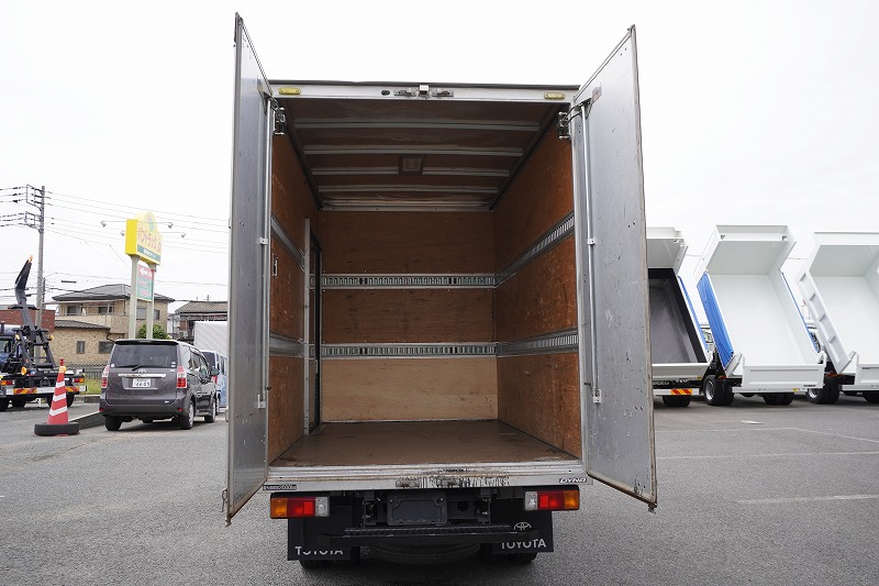 ダイナ　１０尺　アルミバン　積載２０００ｋｇ　サイドドア　ラッシング２段　床フック３対　９０度ストッパー　左電格ミラー　バックカメラ　ＥＴＣ　ＬＥＤヘッドライト　スマートキー　電動パーキングブレーキ　クリアランスソナー　衝突軽減ブレーキ　車線逸脱警報　トヨタ車体製　ワンオーナー！ＡＴ車！19