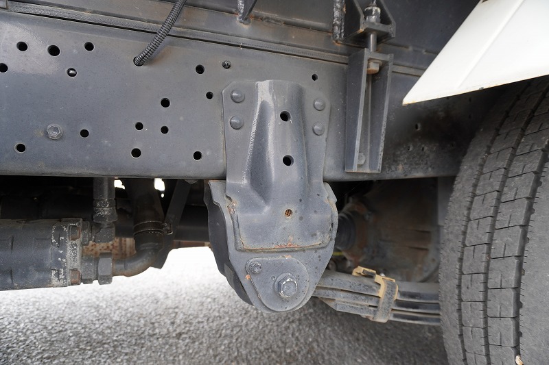 デュトロ　「標準幅」　パッカー車　プレス式　積載２０００ｋｇ　極東製　４．３立米　連続動作　汚水タンク　防臭扉　バックカメラ　ＥＴＣ　左電格ミラー　坂道発進補助　フォグランプ　電動パーキングブレーキ　衝突軽減ブレーキ　車線逸脱警報　ワンオーナー！５速ＭＴ！　車検「Ｒ８年３月まで！」9