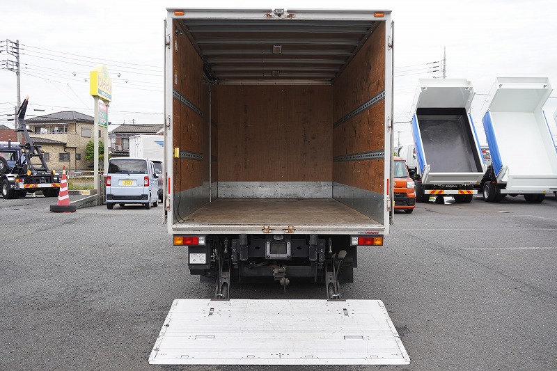 キャンター　「ワイドロング」　アルミバン　積載２０００ｋｇ　サイドドア　格納パワーゲート　ラッシング２段　バックカメラ　ＥＴＣ　社外ナビ　９０度ストッパー　ラジコン　パブコ製　ＡＴ車！16