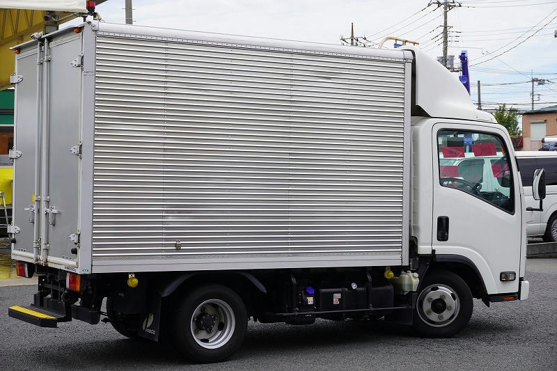 エルフ　１０尺　アルミバン　積載２０００ｋｇ　ラッシング２段　バックカメラ　社外ナビ　ＥＴＣ　全高２．８ｍ　導風板　９０度ストッパー　パブコ製　衝突軽減ブレーキ　車線逸脱警報　ＡＴ車！　車検「Ｒ８年２月まで！」6