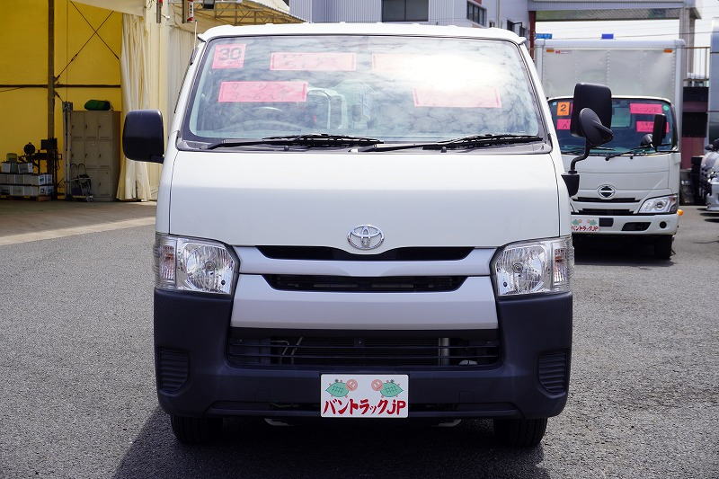 ハイエース　ロング　ＤＸ　５ドア　ガソリン車　３～６人乗り　トヨタ車体製パワーゲート　バックカメラ　ナビ　ワンセグＴＶ　ＥＴＣ　小窓　キーレス　ＡＴ車！0