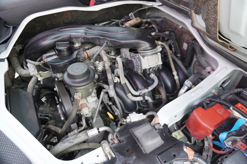 ハイエース　ロング　ＤＸ　５ドア　ガソリン車　３～６人乗り　トヨタ車体製パワーゲート　バックカメラ　ナビ　ワンセグＴＶ　ＥＴＣ　小窓　キーレス　ＡＴ車！12
